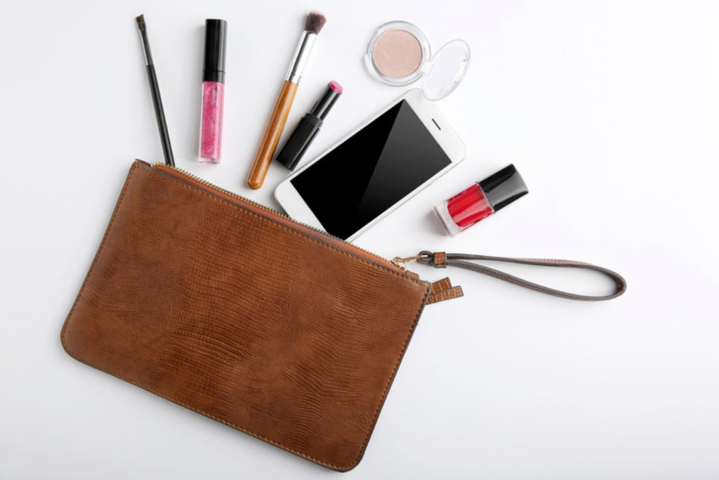 Travel: Packing Light Makeup Bag